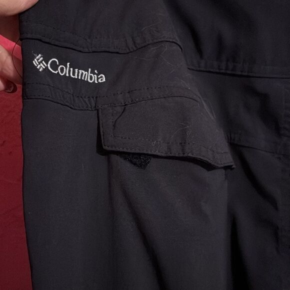 Columbia sportswear gorprcore women roll up black cargo outdoor pants. Size 16. - Picture 3 of 13